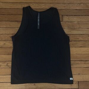 Vuori women’s Black Tank Top - Classic Sleeveless Shirt